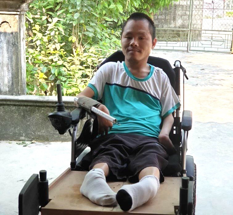 Chàng trai khuyết tật “truyền cảm hứng” bằng tấm gương của chính mình