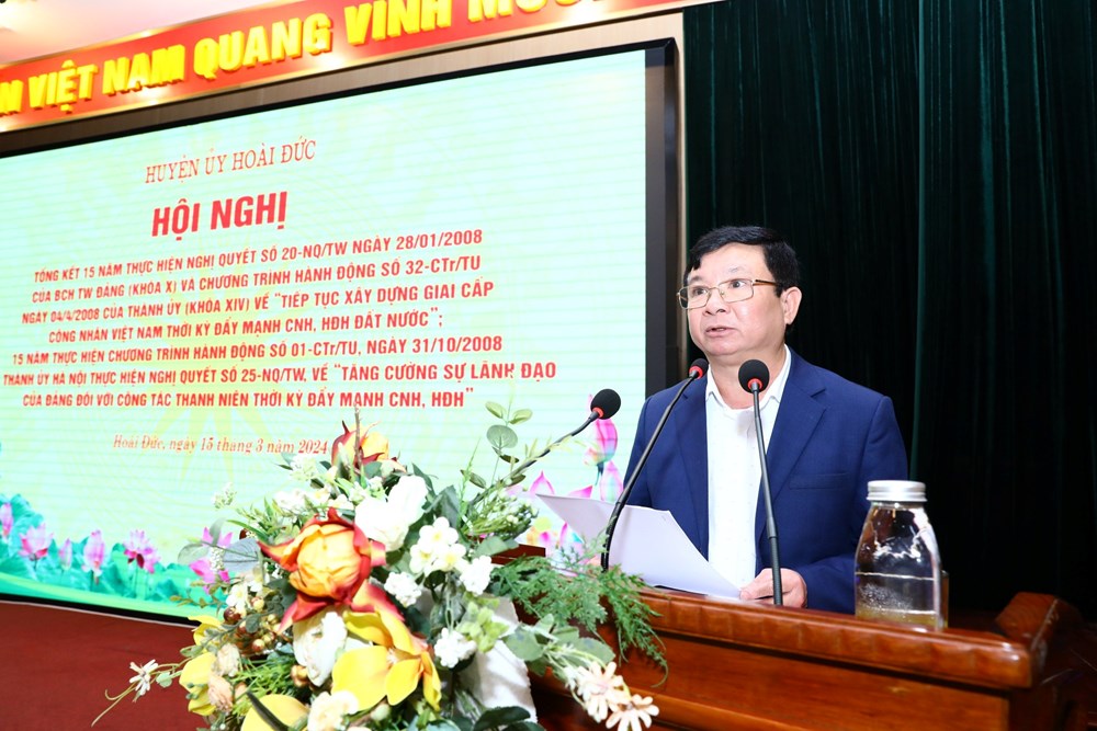 Phó Bí thư Thường trực Huyện ủy Hoài Đức Trần Văn Nghĩa phát biểu